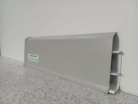 Плинтус пластиковый Идеал ДЕКОНИКА 70 002 Светло-серый