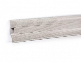 Пластиковый плинтус Korner Ясень серый