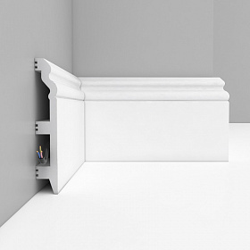 Плинтус напольный DECOMASTER D233ДМ (120*23*2000 мм)